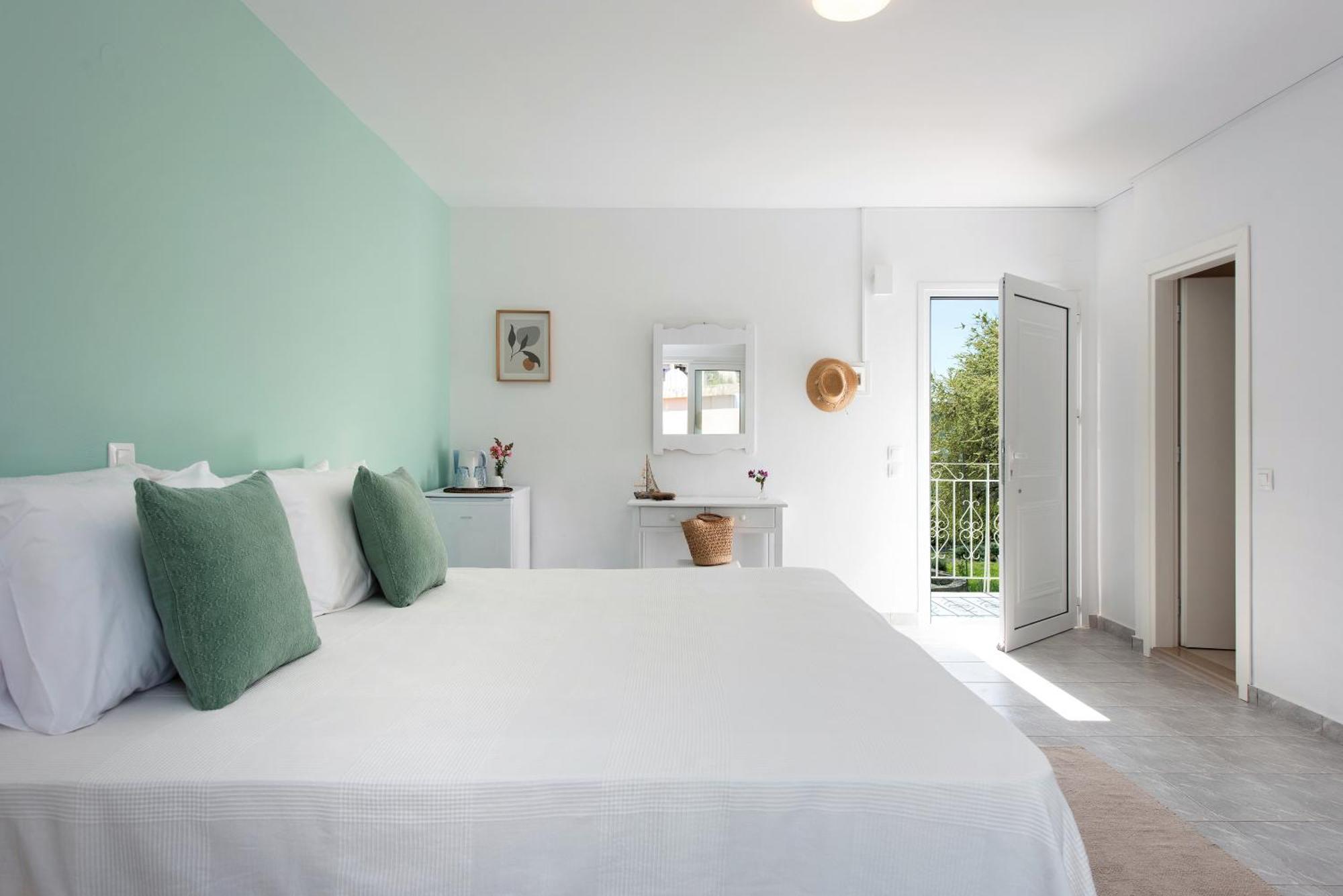 Nisea Apartments Ypsos Eksteriør billede