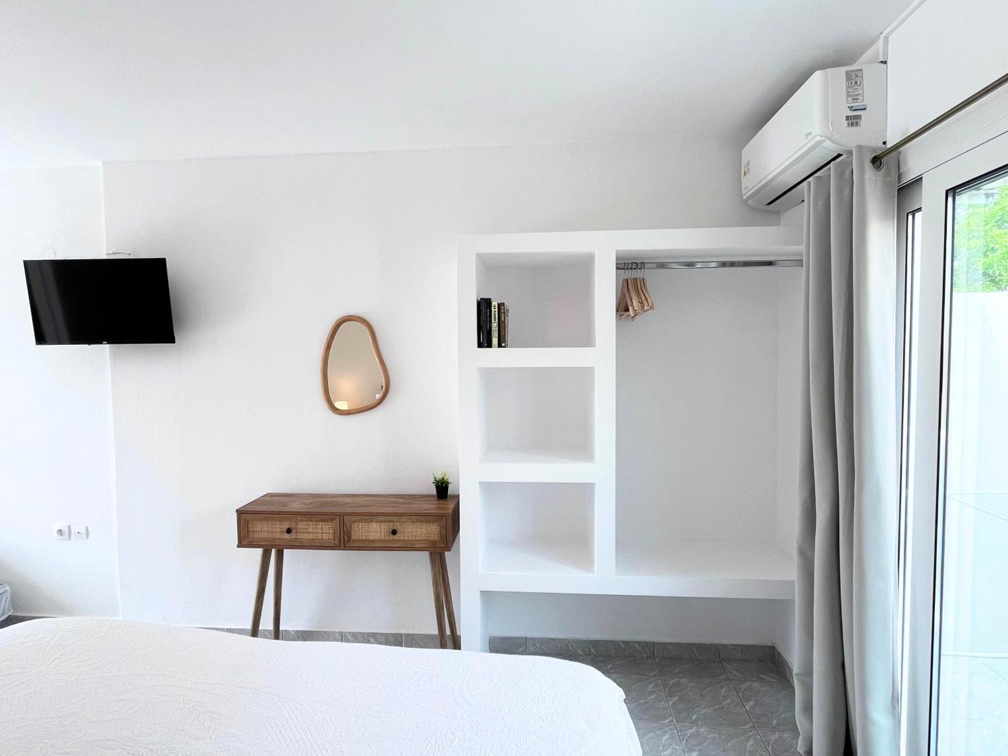 Nisea Apartments Ypsos Eksteriør billede